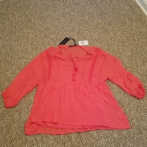 Amanda Green peach top